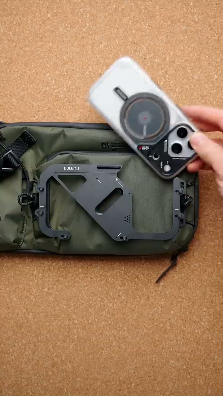 aulumu - A Slingbag from the future