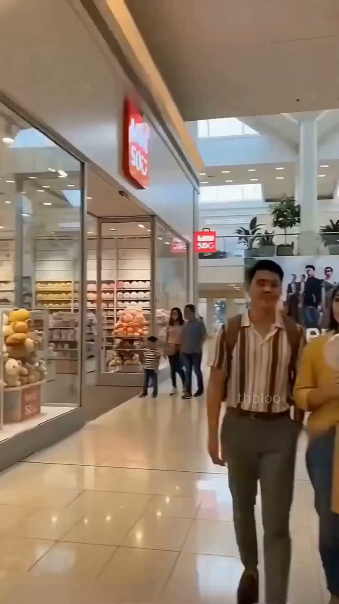 Anúncio de Thbloo us