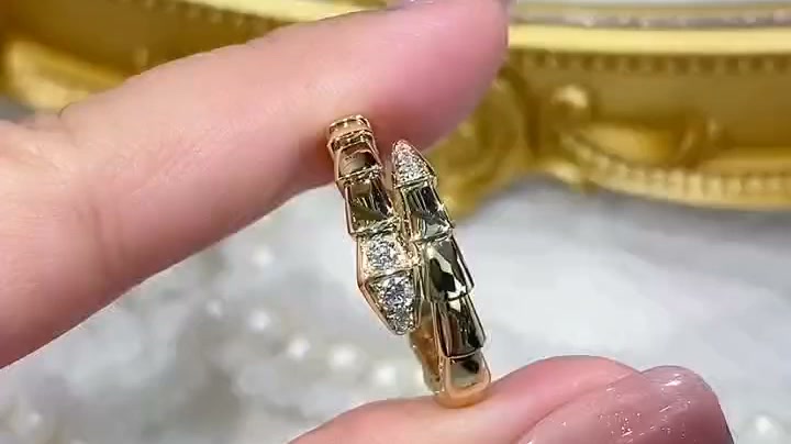 Stars don't fade. Neither does our jewelry.