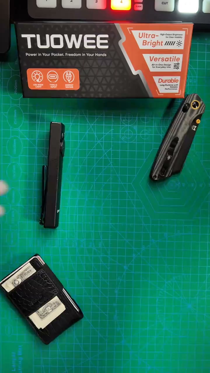 No More Holding Flashlights While WorkingMagnetic Work Light
