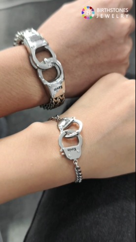 The Couple's Keepsake: Celebrating Your Unique Bond Together