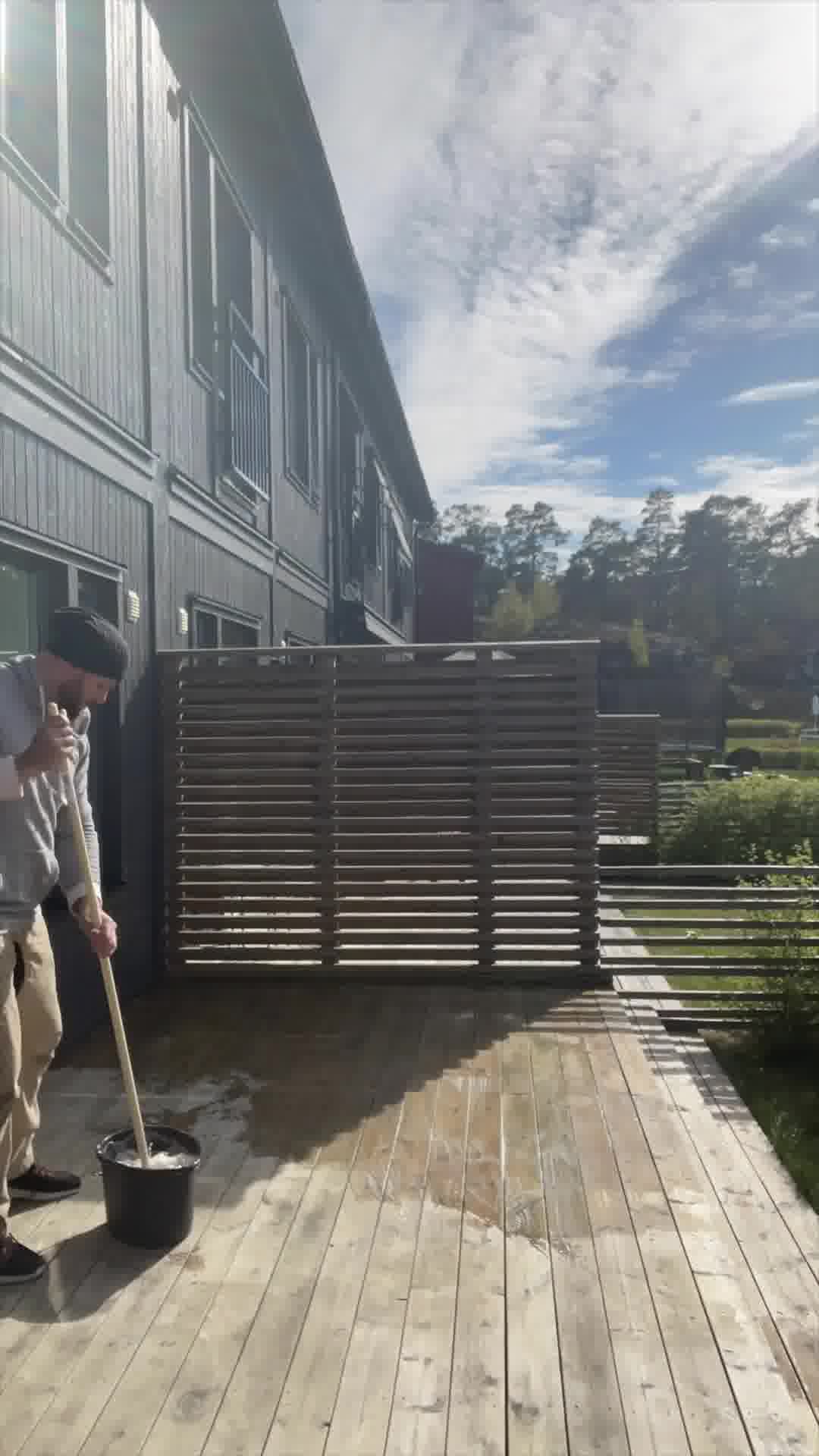 Använder du fortfarande olja eller högtryckstvätt? Det finns ett bättre sätt.