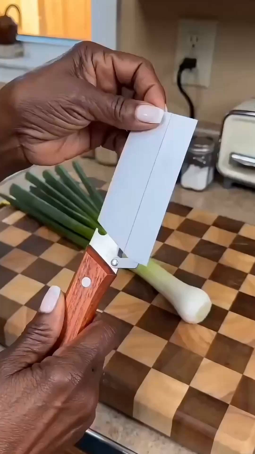 Épluchez comme un pro avec notre éplucheur inox !