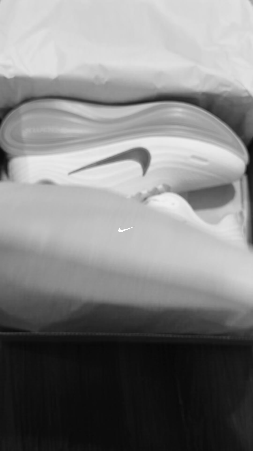Summer 2026 Comfort Sneaker + 3 Free Socks