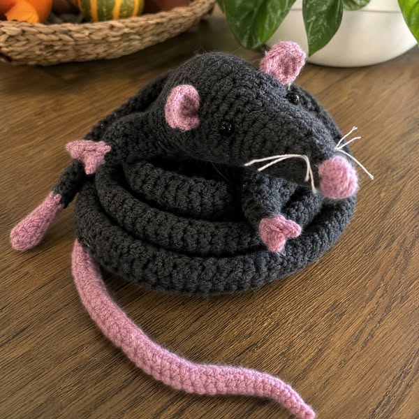 Curious Rat Neck Wrap Crochet Pattern