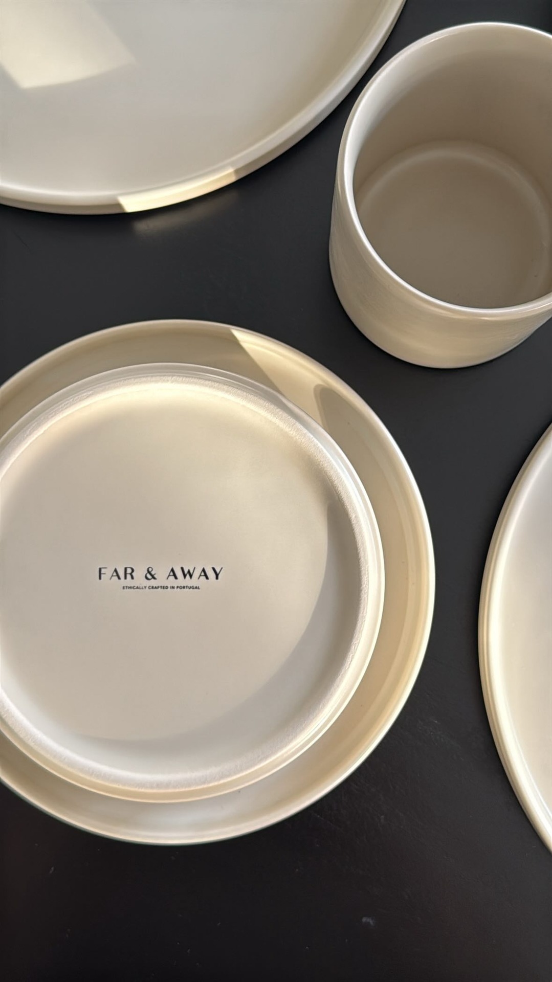 Anúncio de Far & Away