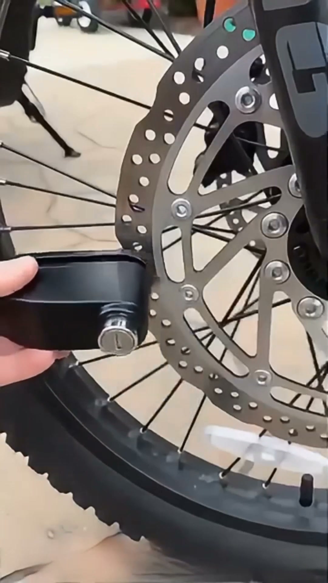 110 dB Alarm Disc Brake Lock
