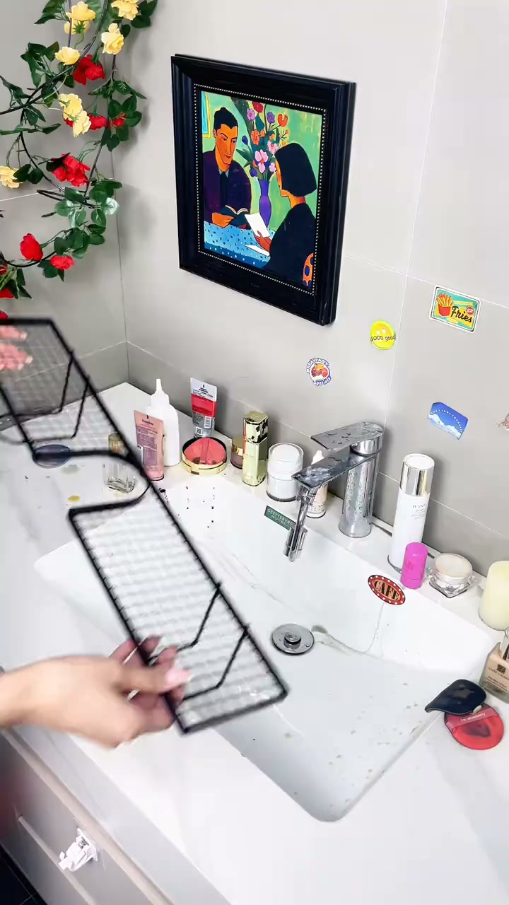 The Real Reason Your Sink Counter Never Looks Clean