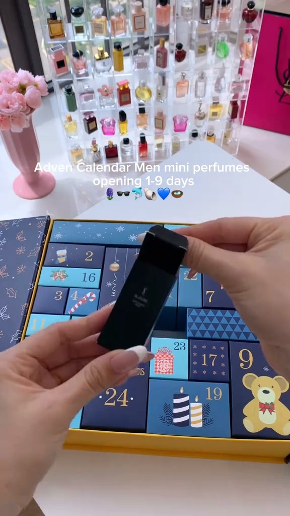 Christmas Advent Calendar with 24 Mini Perfumes