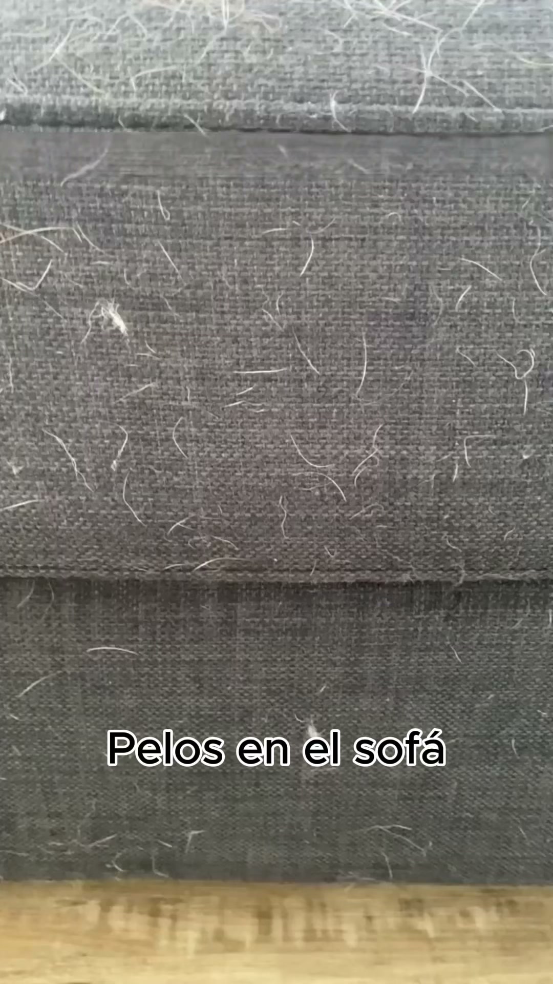 No corta, solo arrastra el pelo muerto