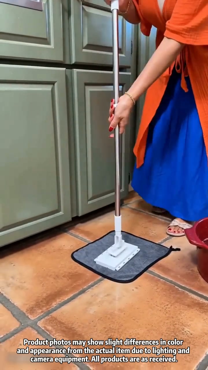 This Week's Special Price:£9.99!! ‼Disposable Dust Mop with 4 Reusable ClothsLightweight Floor Dusting Mop For Hardwood Tile Floors