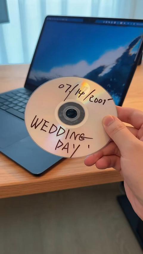 Retro 5‑in‑1 External CD/DVD Drive & Hub