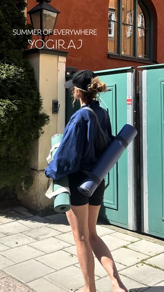 Outdoor yoga-ready with a mat from Yogiraj