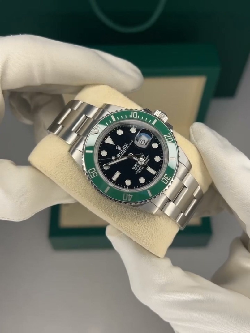 Submariner Date "Hulk" 116610LV