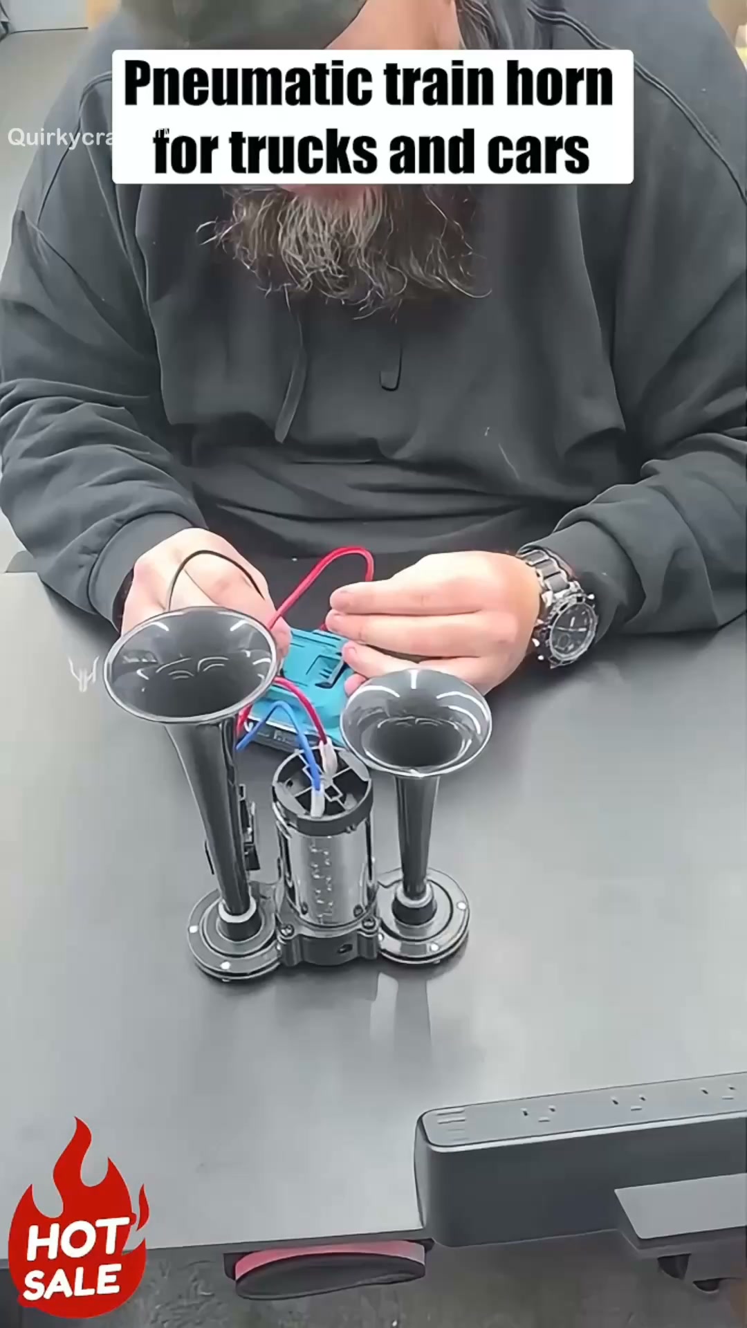 Anúncio de Quirkycrates