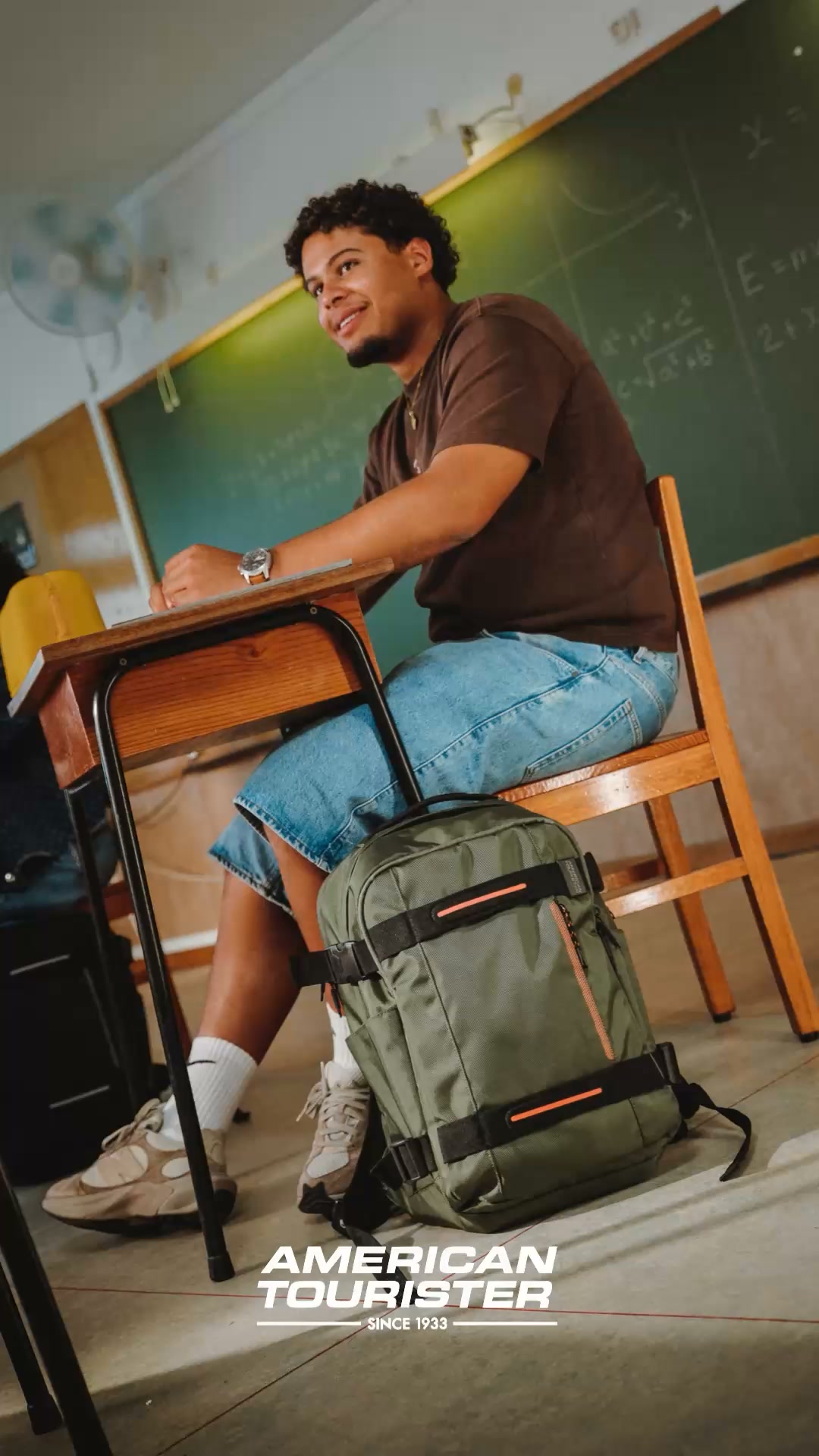 Mochila Urban Track 15.6" Caqui Escuro
