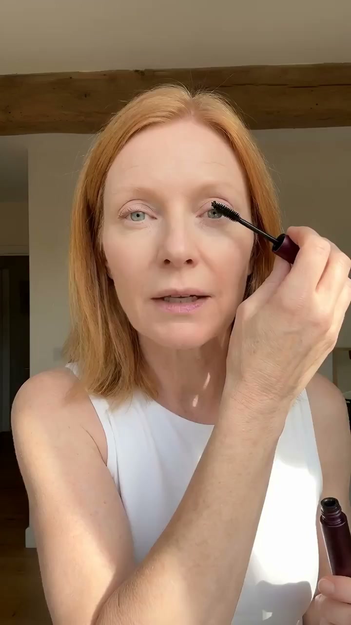 Le mascara pensé pour les cils après 50 ans