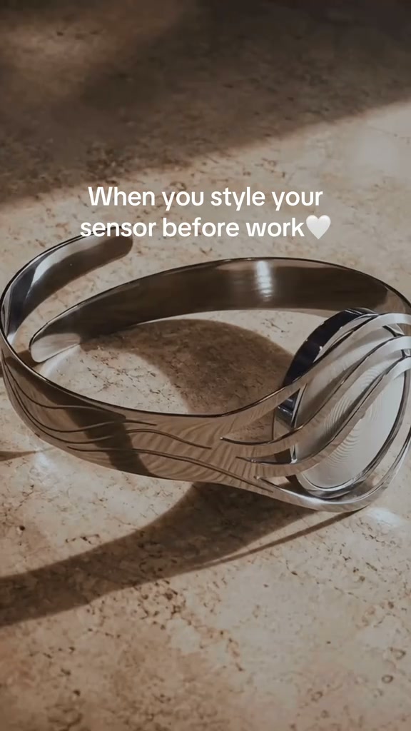 Sensor Armband – Adjustable Jewelry‑Style Holder for Compatible Sensors