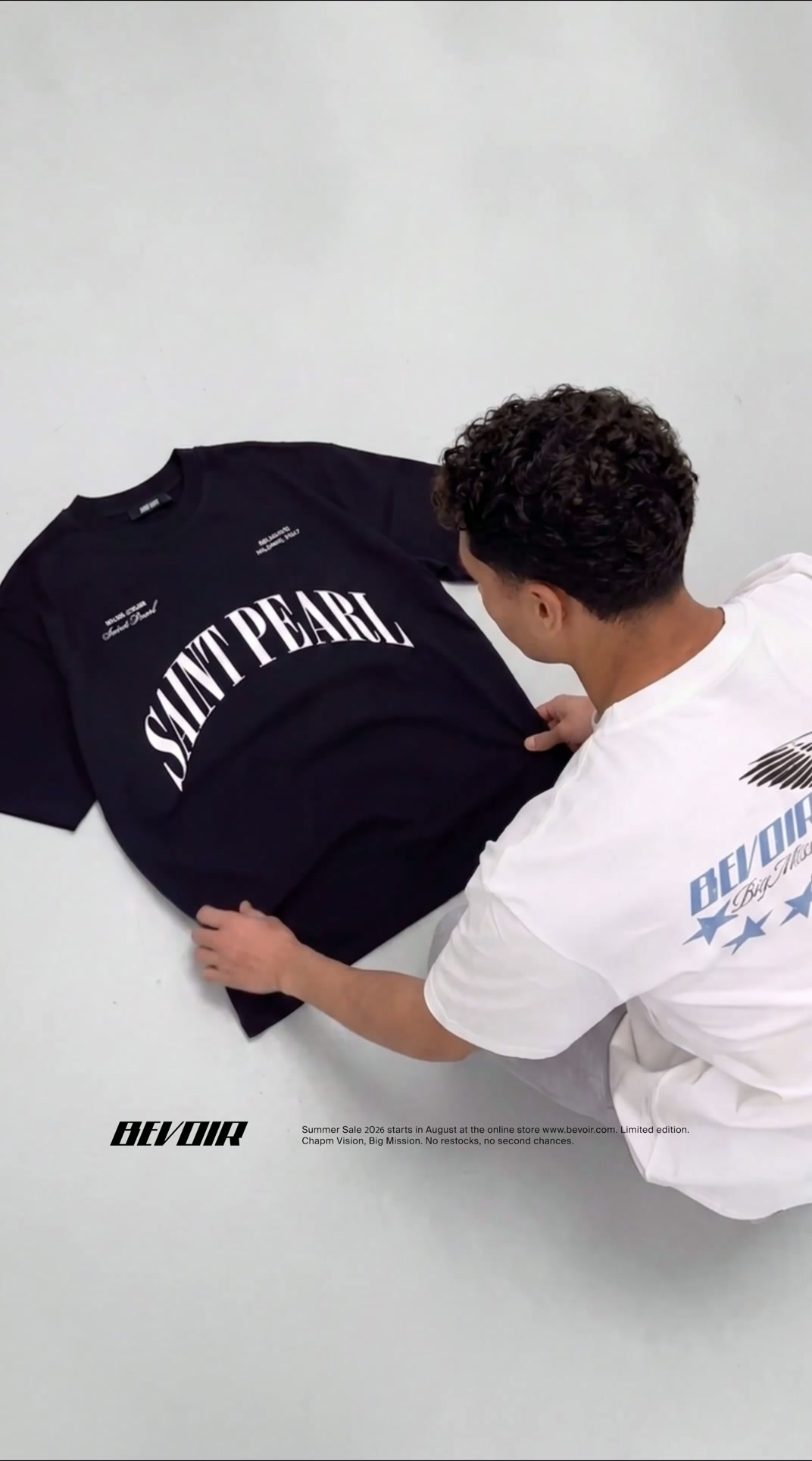 Saint Pearl T-Shirt - Black