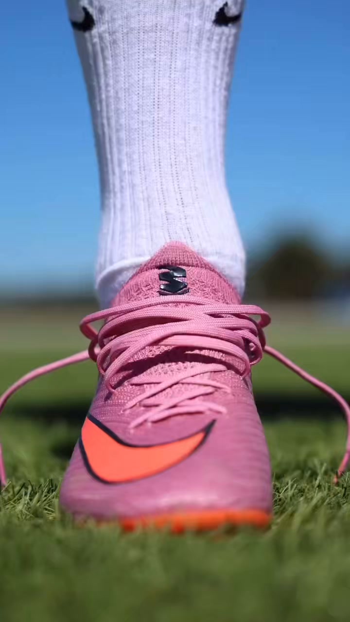 Premium Football Boots – Up to 40% OFF