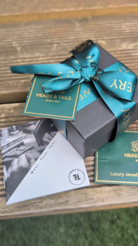 Anúncio de Heads and Tails Jewellery