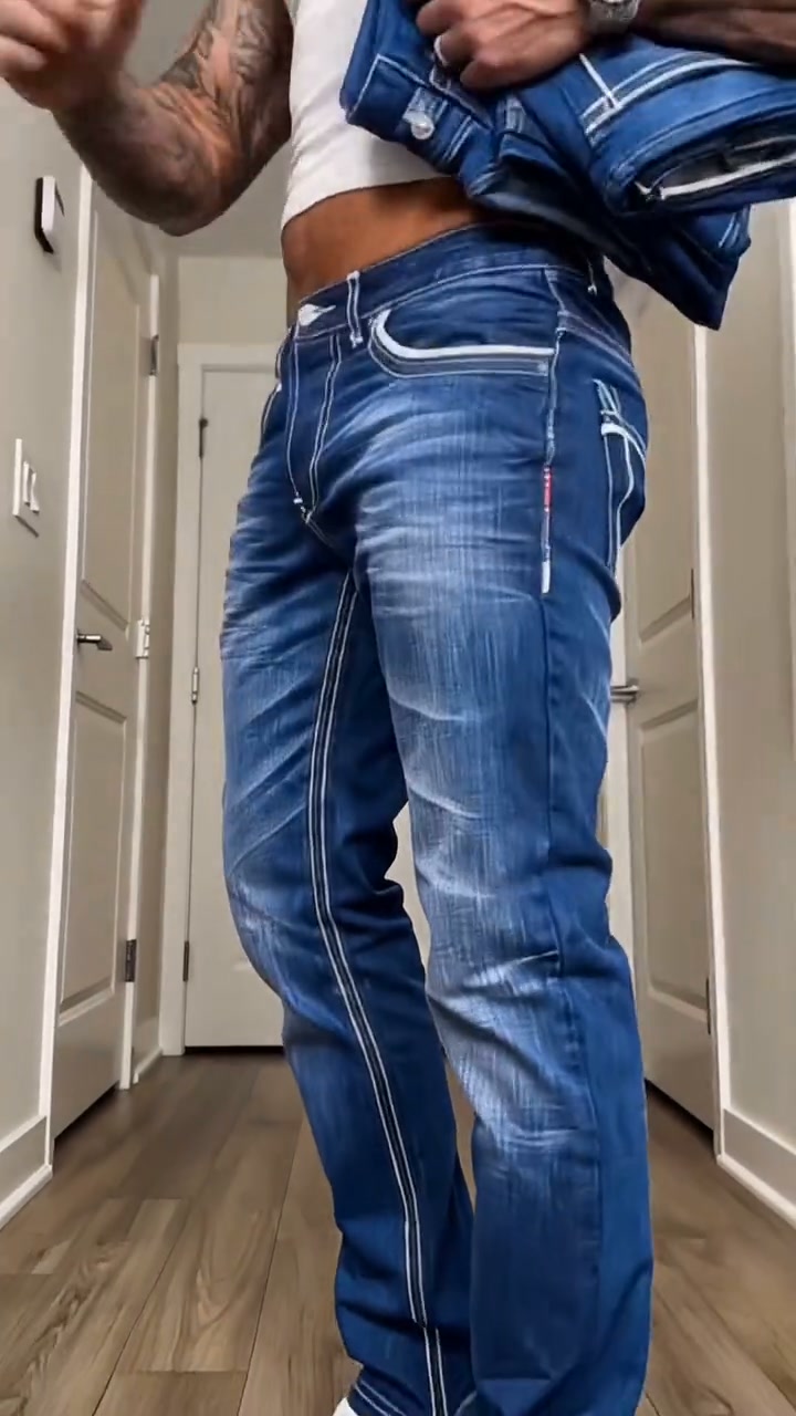 Men’s Classic Blue Straight-Leg Jeans
