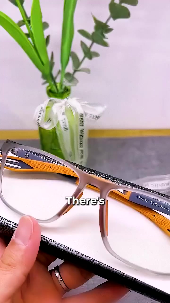 Unisex HD Anti-Blue Light Reading Glasses for Middle-Aged and Senior Adults