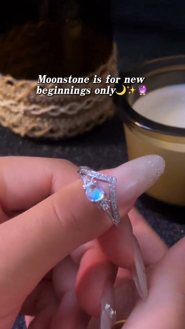 49% OFFVintage Gothic Crescent Ring – Mystical Elegance for Every Day
