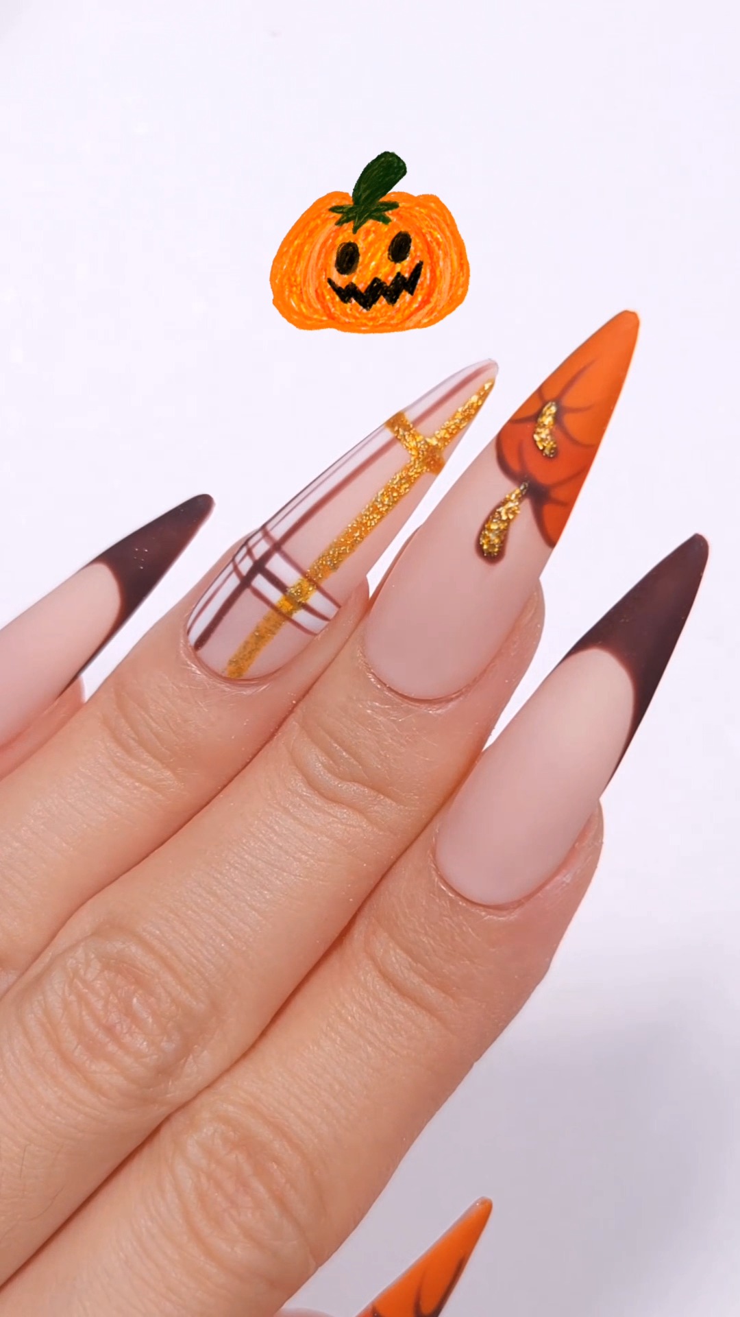 Anúncio de Bright Rainbow Nail
