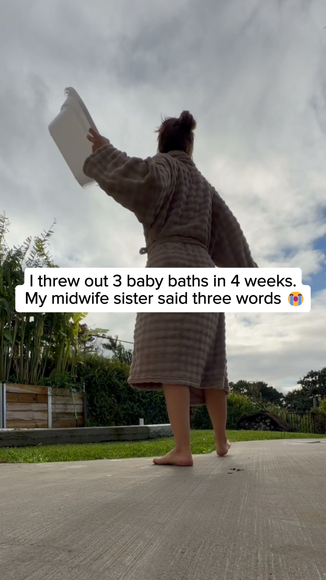 The First Baby Bath That Helps Mum Too