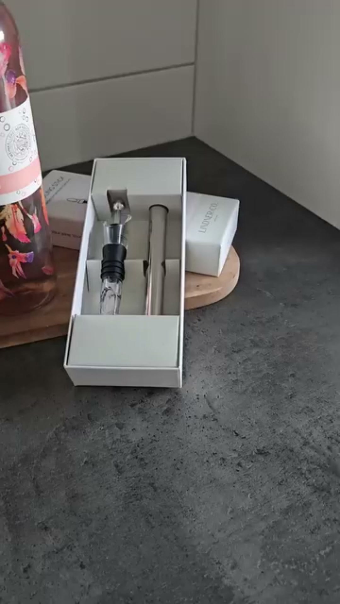 Vino siempre frío. Nunca diluido.