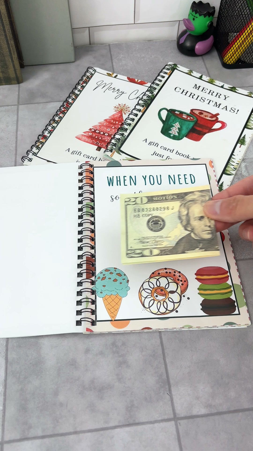 Christmas Gift Card Book – DIY Spiral-Bound Christmas Gift Card Holder Book