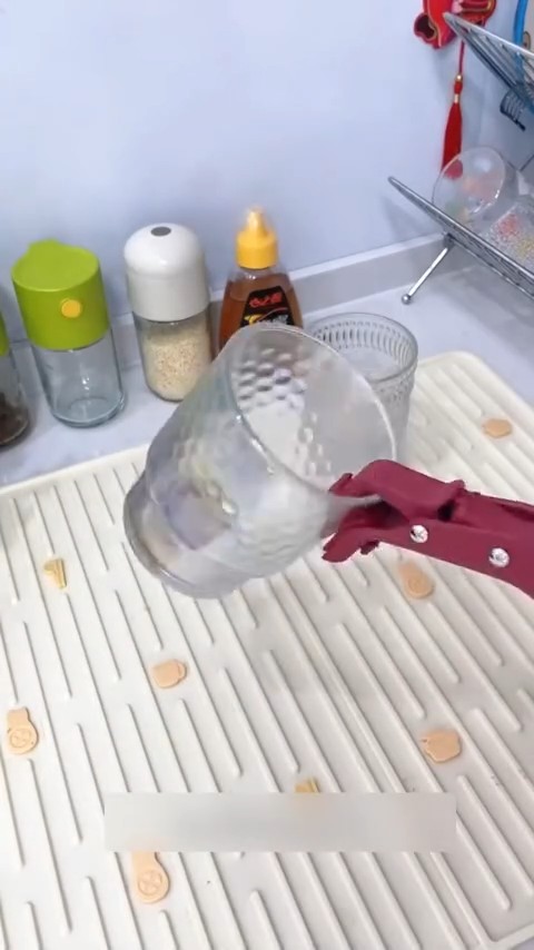 Hot Plate Gripper - Serve Up Safety with Every Meal