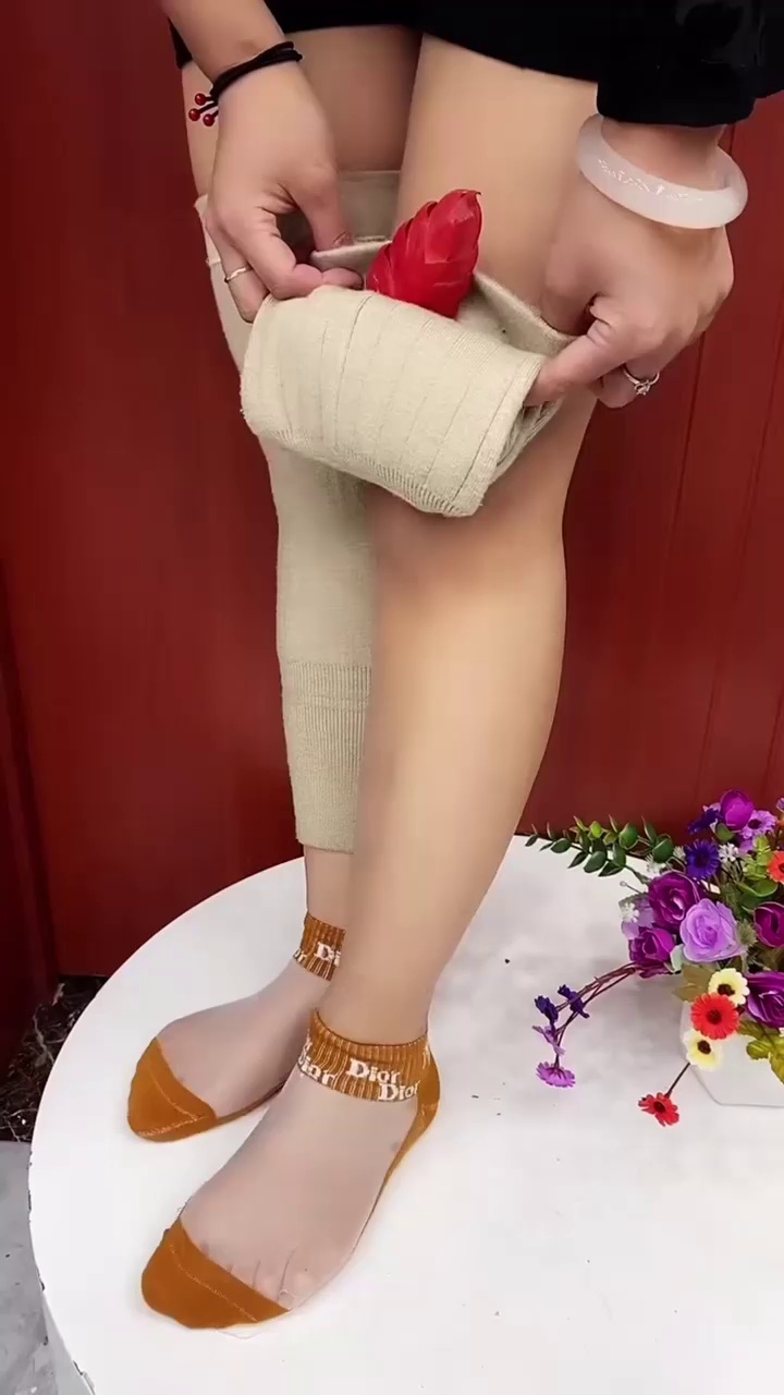 Soft & Warm Faux Cashmere Knee Pads – Gentle Warmth & Cozy Support
