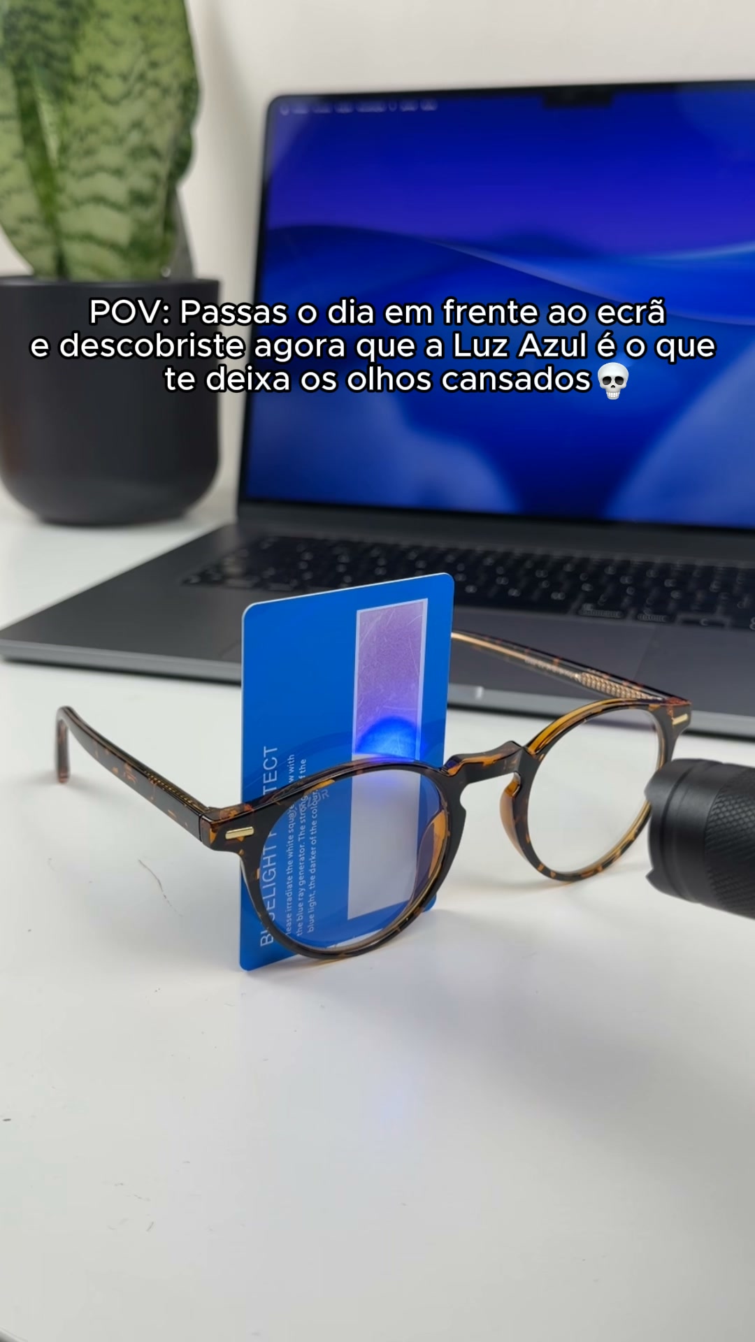 POV: descobriste que a luz azul te deixa os olhos cansados