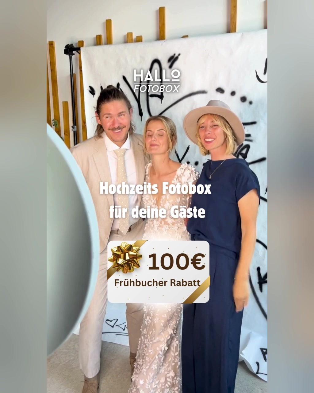 100 € Frühbucherrabatt sichern – jetzt Termin prüfen! Eure Gäste werden es lieben Die HalloFotobox bringt Spaß, Erinnerungen & Sofortd