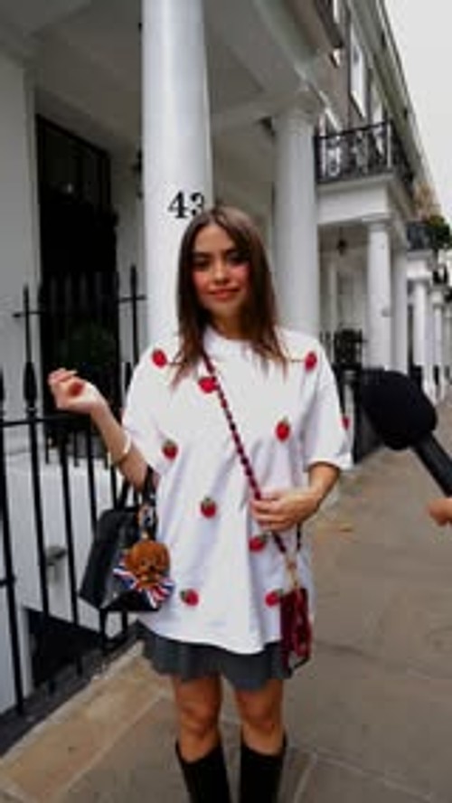 Carry One Color From Your Outfit to Your Accessories
