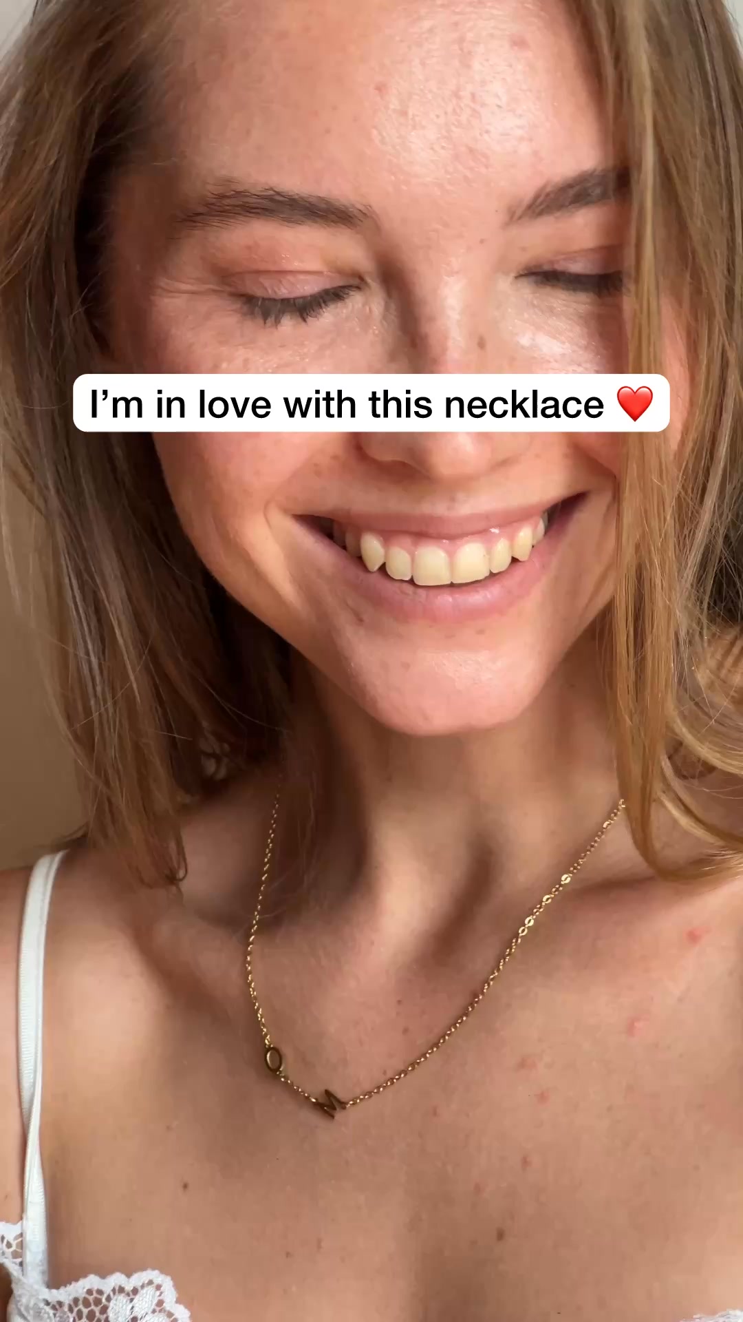 Personalized necklace with side letters