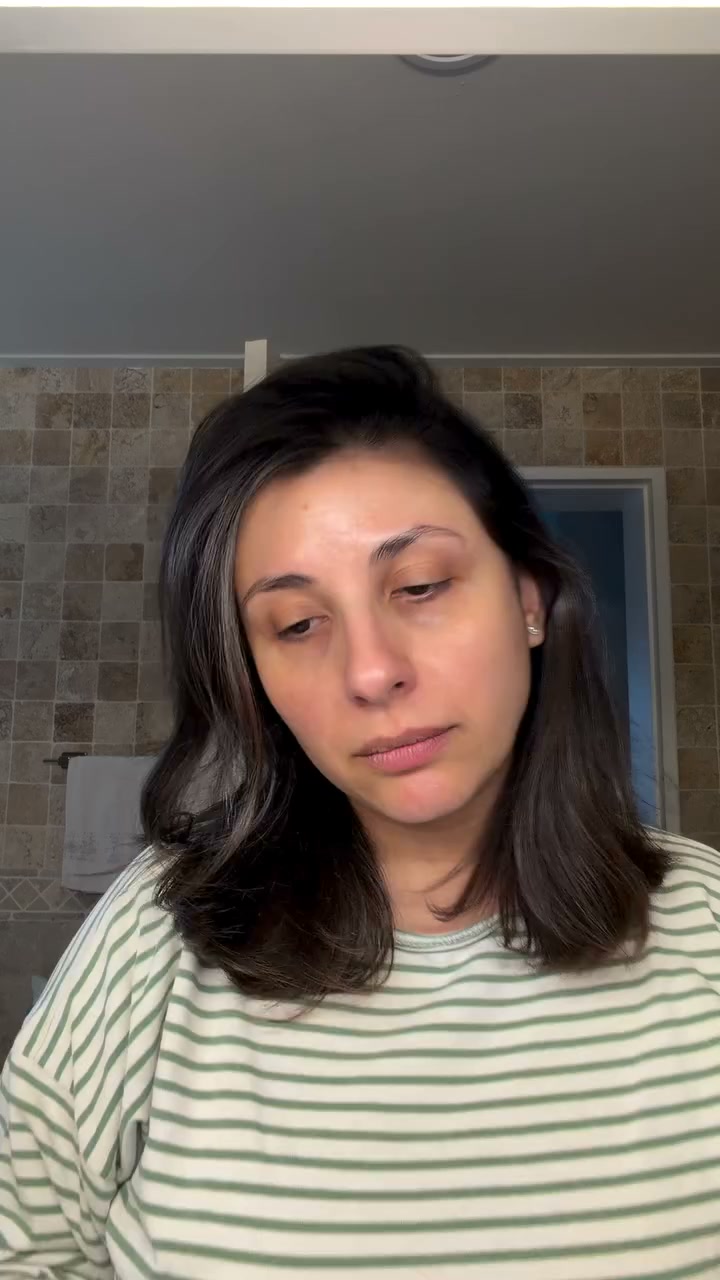 DETÉN LA CAÍDA. CUIDA TU CABELLO DESDE LA RAÍZ.