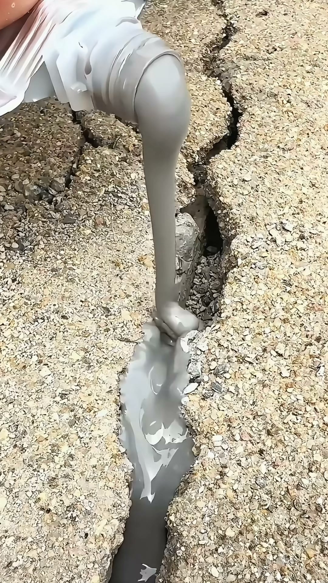 Fix Concrete Cracks Like a Pro!