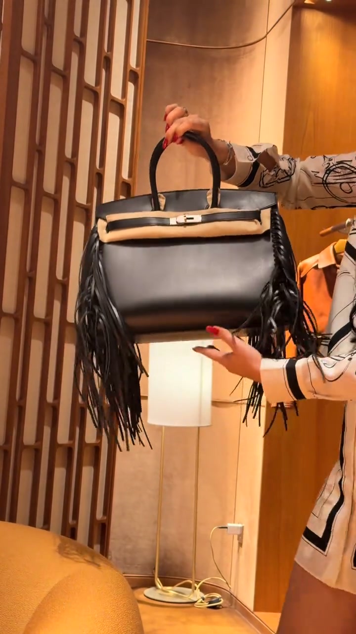 Your Personal Luxury Bag Advisor