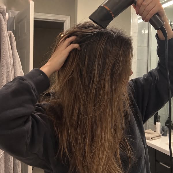 “I Thought My Hair Was Just Changing With Age… Until I Found This Old Photo.”