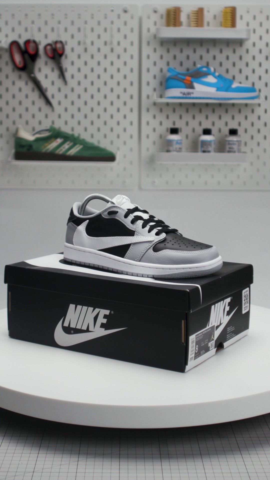 Nike Jordan 1 Charcoal