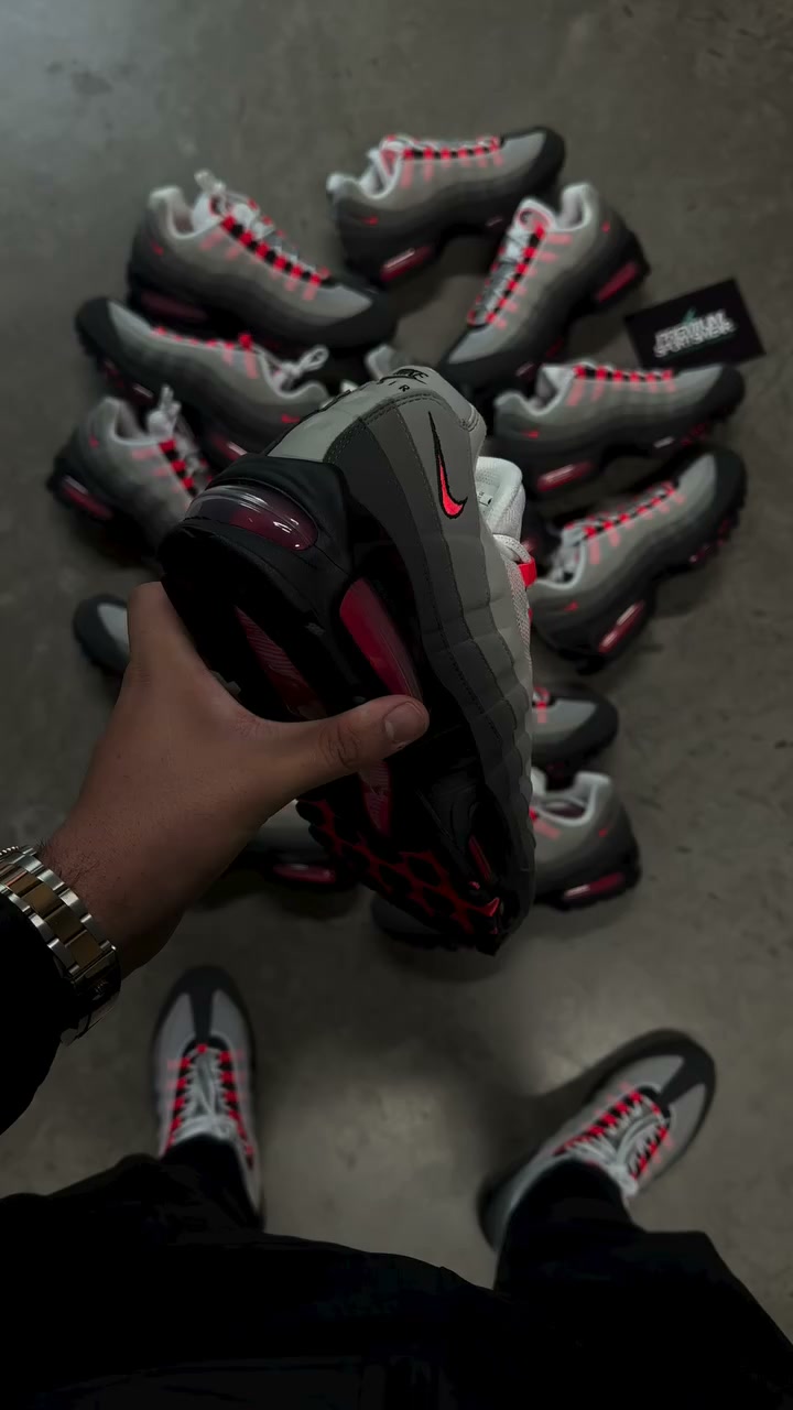 Shop dem her