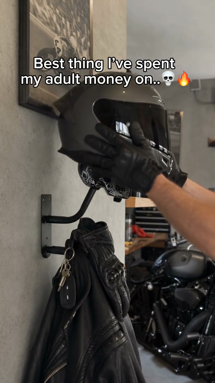Black Knight Skull Helmet Stand