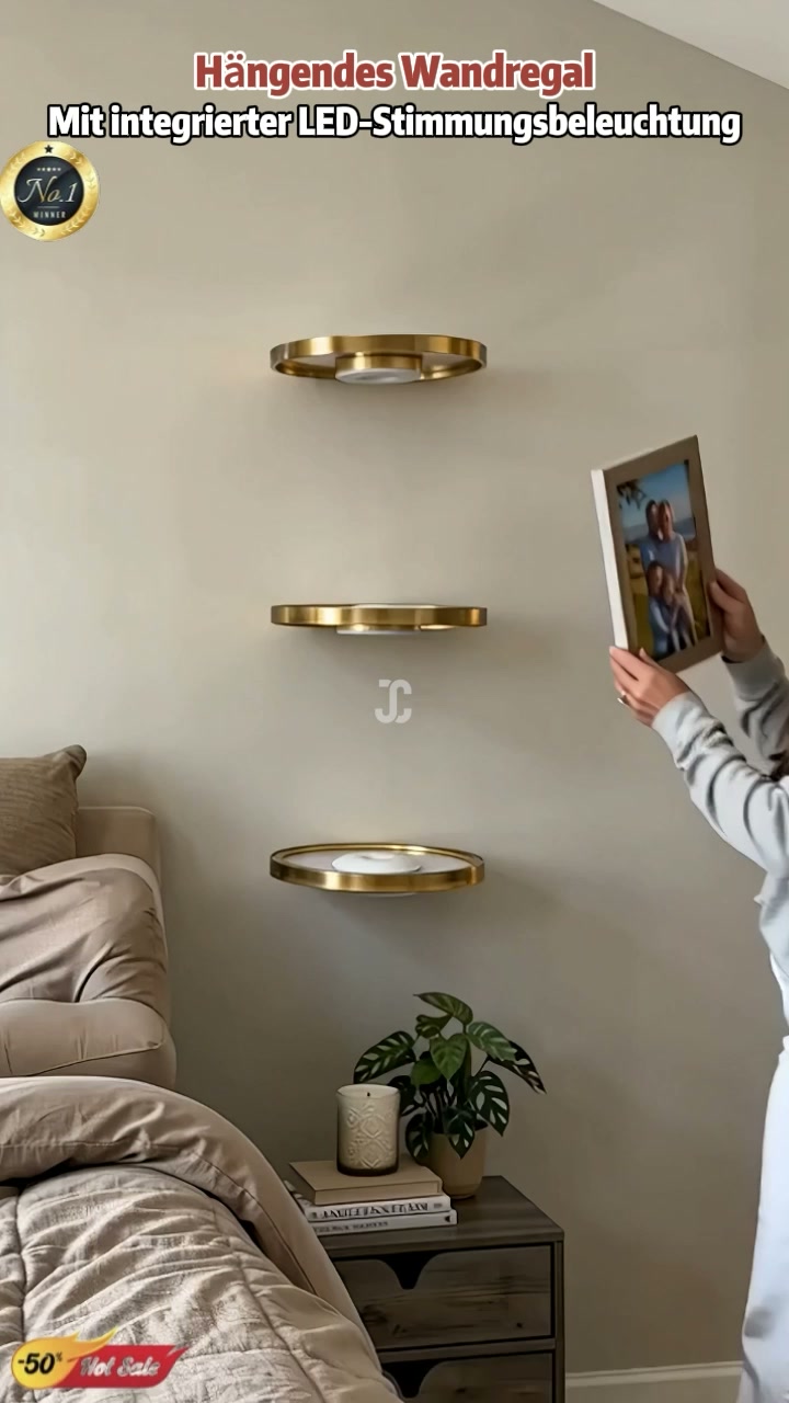 Schwebendes Wandregal mit LED-Licht