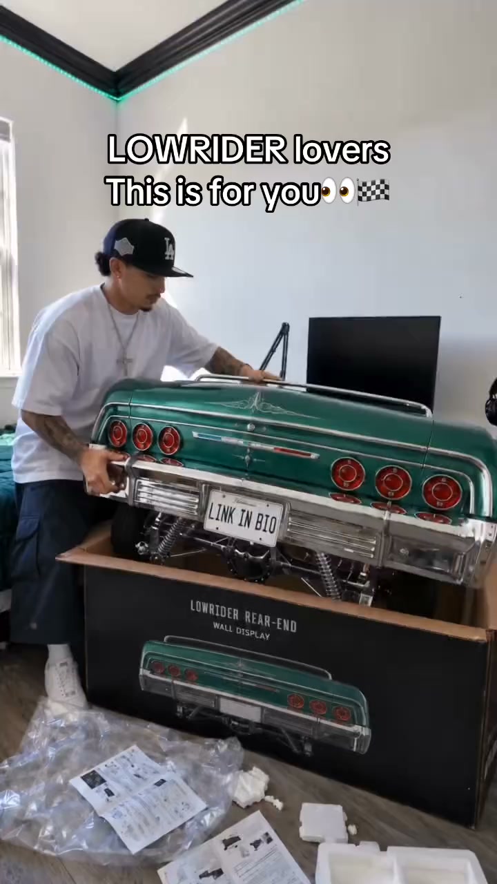 Vintage Cars on Your Walls