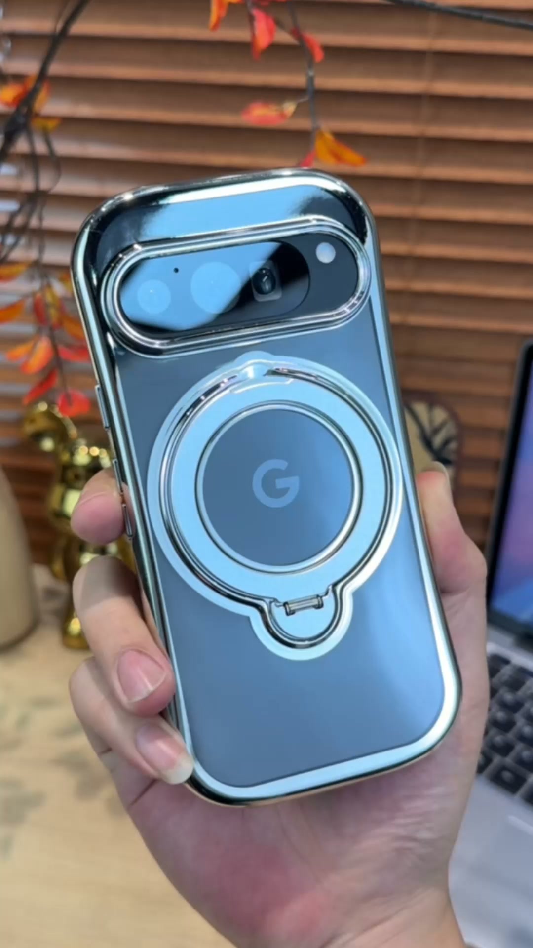 Clear. Magnetic. Ready to stand.