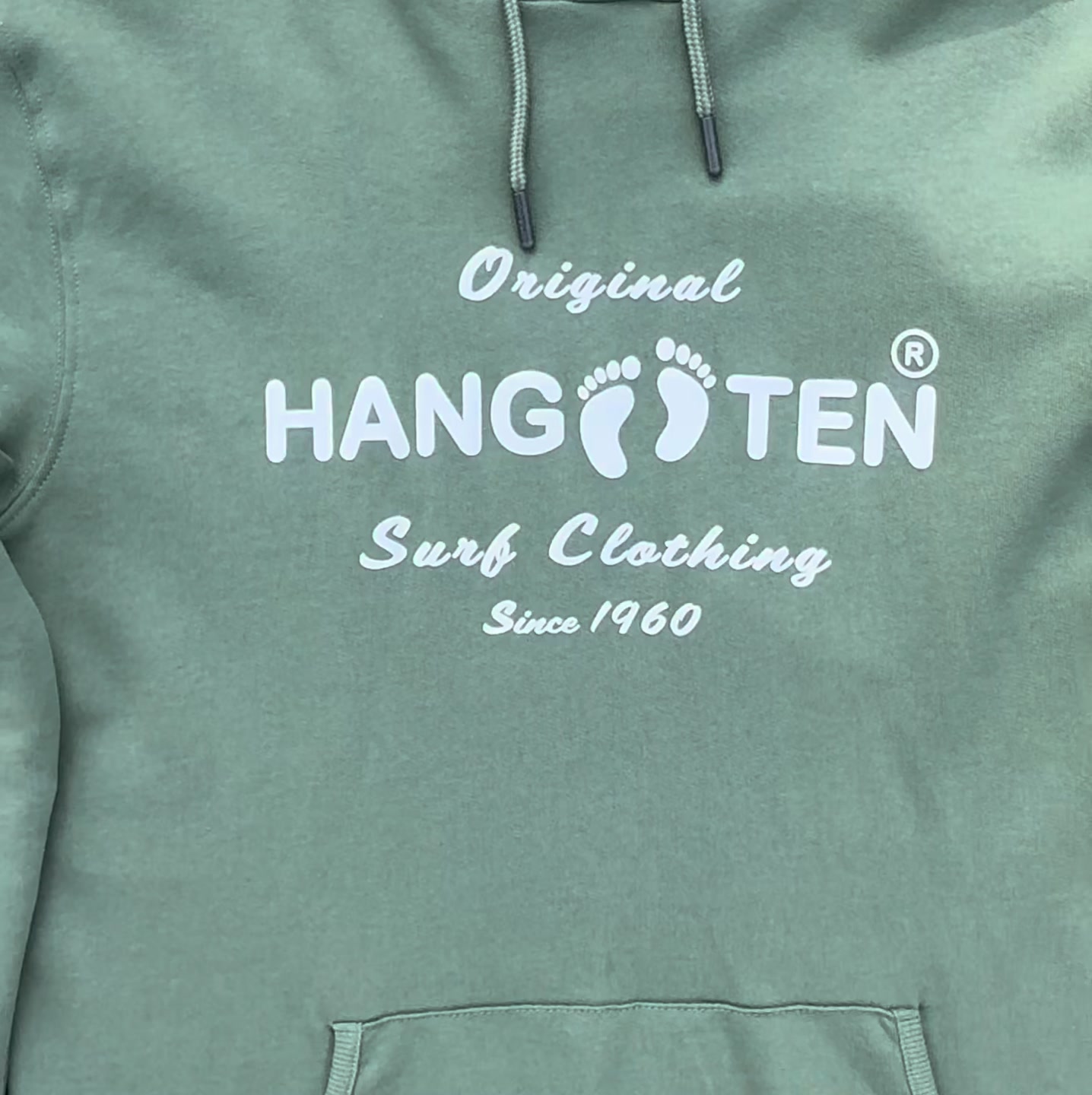 Classic Logo Hoodie – 795 kr (Fri frakt)