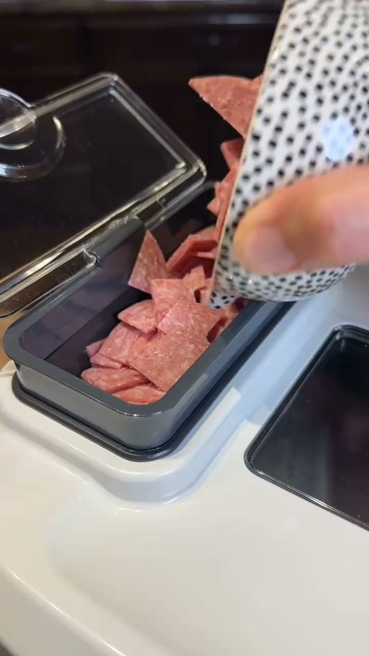 pov: you bought a bread machine and now you’re obsessed #kitchenfinds #breadmachine #bread #kitchenhacks